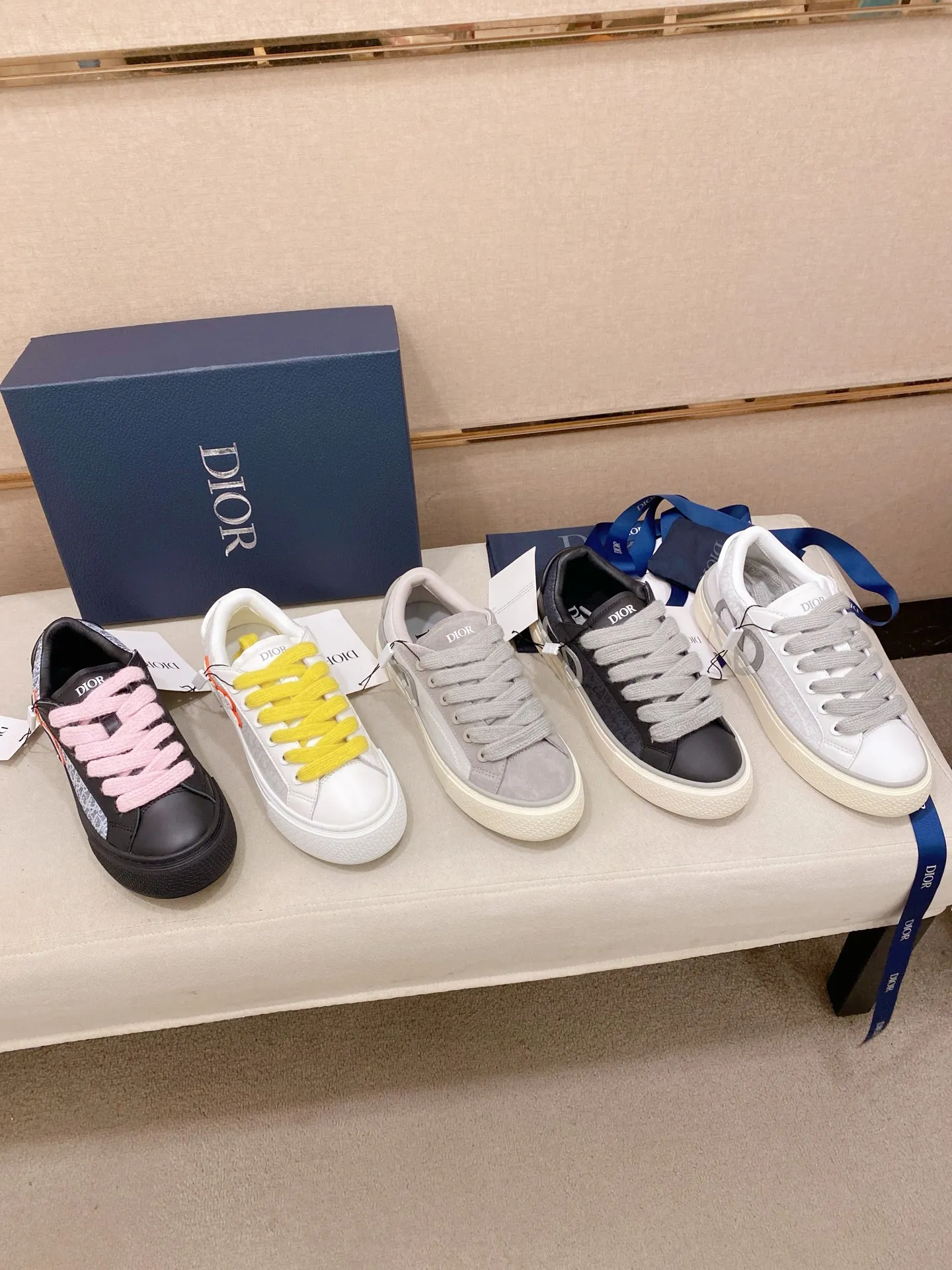 Factory price: 300 Men's shoes 💰[Dior·Dior] Top 🔍Couple style 💏🔍New casual sports style couple shoes, new four-season design, perfect workmanship, lace-up lazy style to create cabinet quality, upper: imported first-layer cowhide, sheepskin lining is soft and comfortable, ultra-light TPU wear-resistant outsole, simple, versatile fashion men's shoes, excellent color code number 35--44